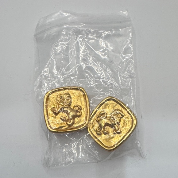 Other - 🦁✨ Gold Lion Cufflinks ✨🦁